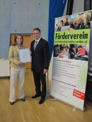 Bild: Wirtschaftsingenieurin ausgezeichnet: Absolventenpreis des FH-Fördervereins geht an Iris Gronau