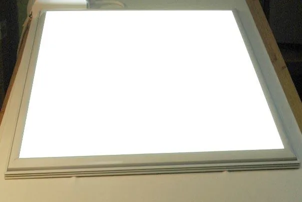 Neue Generation von LED-Panels mit luftreinigender Wirkung Bild: Neue Generation von LED-Panels mit luftreinigender Wirkung