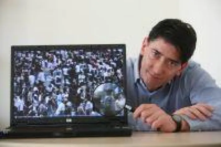 Der grüne Daumen macht's: Personen bei Yasni ernten Empfehlungen Bild: Der grüne Daumen macht's: Personen bei Yasni ernten Empfehlungen