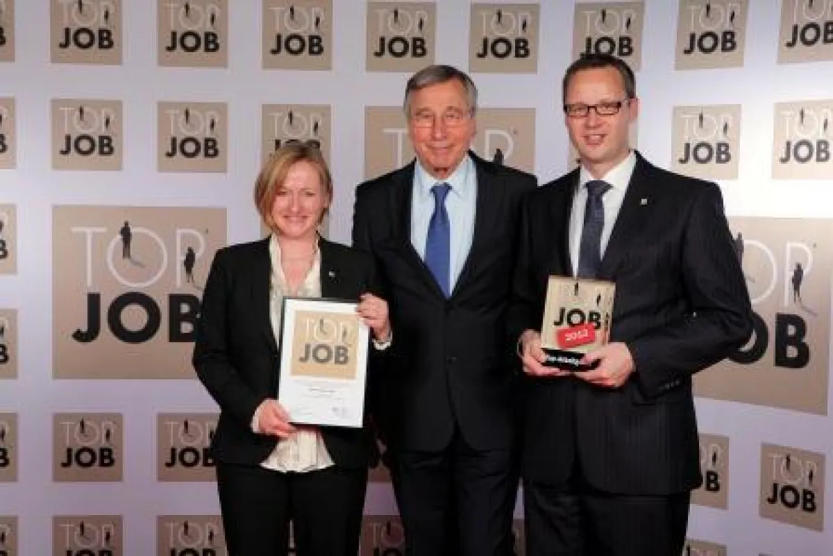 Übergabe des TOP JOB-Gütesiegels durch Mentor Wolfgang Clement an ORTEC Logiplan