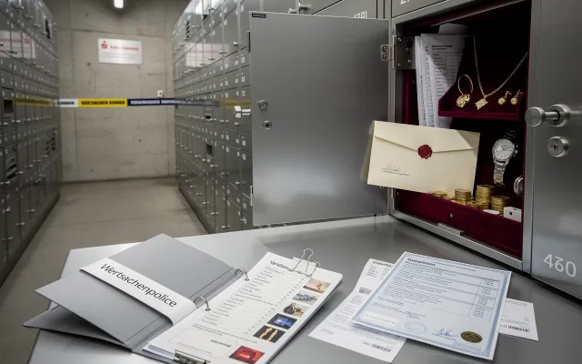 Schließfach geplündert: Wer haftet – und welche Versicherung schützt Kunden wirklich? Bild: Schließfach geplündert: Wer haftet – und welche Versicherung schützt Kunden wirklich?