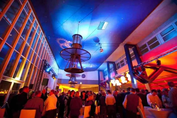 Bild: BRANDS ALIVE wirft Anker für Weihnachtsfeier von der MPC Gruppe