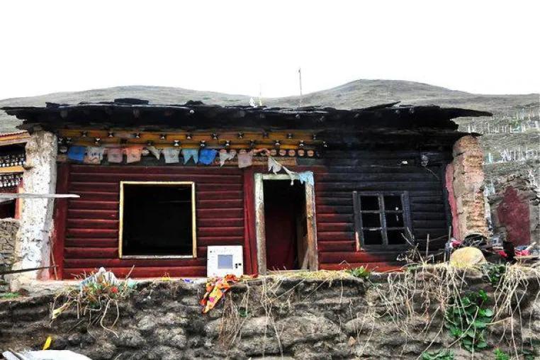 Bloggerin Woeser zufolge ist die Zahl der Selbstverbrennungen in Tibet höher als genannt Bild: Bloggerin Woeser zufolge ist die Zahl der Selbstverbrennungen in Tibet höher als genannt