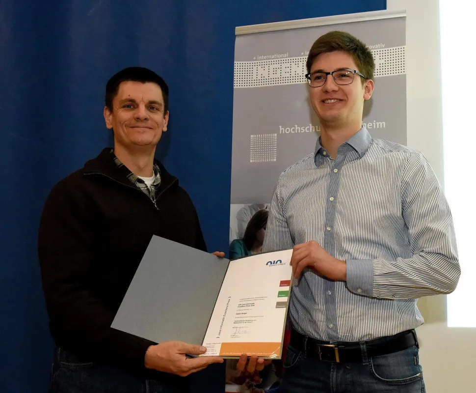 Stefan Beigel erhält den Java Informatik Exzellenzpreis 2018 - Foto: T. Tröster