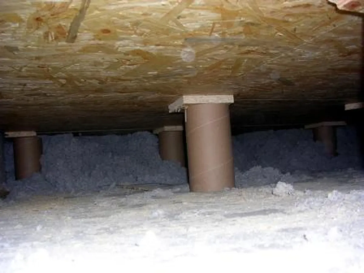 Querschnitt-Dämmung der obersten Geschossdecke