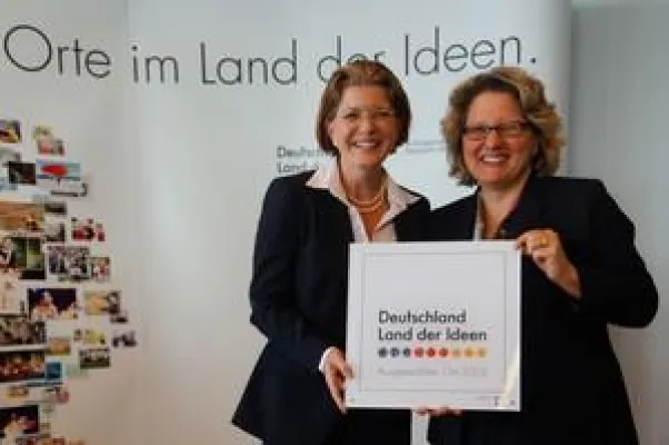 Bild: Messe-Kongress women&work von Ministerin Svenja Schulze ausgezeichnet