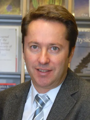 Bild: Prof. Ignacio Cirac wird mit der Max-Planck-Medaille der DPG ausgezeichnet