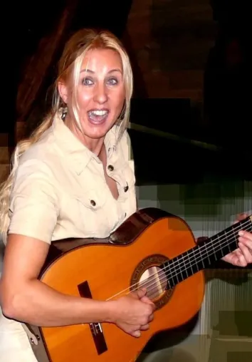 Fröhliche musikalische Sommernacht mit Claudia Pohel Bild: Fröhliche musikalische Sommernacht mit Claudia Pohel