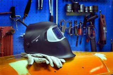 Bild: Kaufberatung für sich automatisch abdunkelnde Schweißhelme und Schweißmasken
