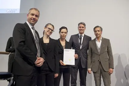 Bild: Gold für ETTLIN lux® MoodGewebe beim 10. MATERIALICA Design + Technology Award 2012 in der Kategorie Material