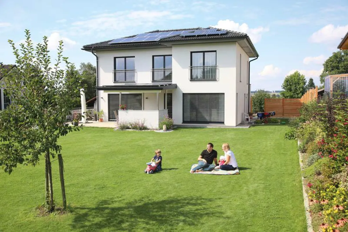 Mit dem Fronius Energy Package Strom erzeugen, zwischenspeichern und selbst verbrauchen.