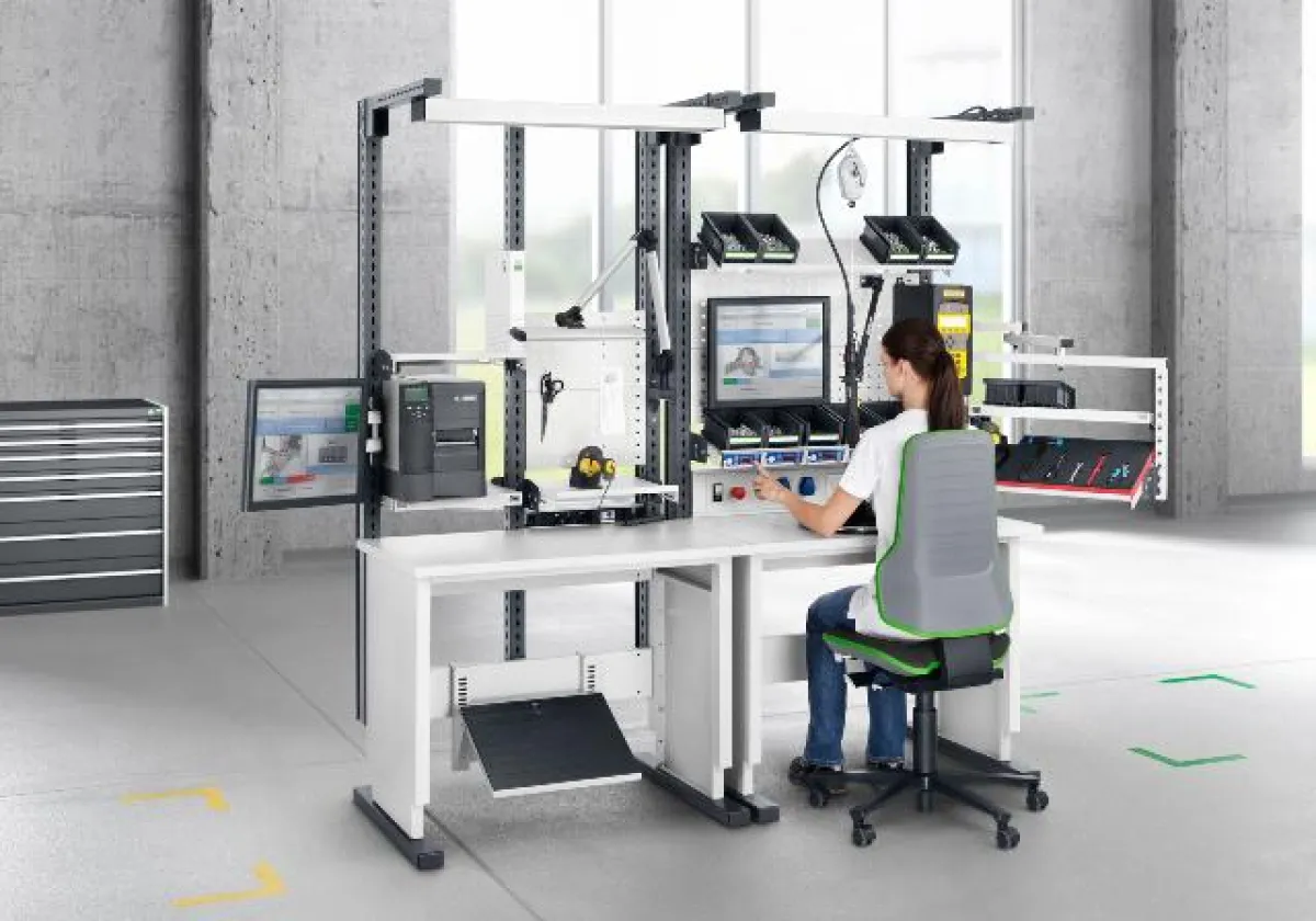 avero Arbeitsplatz mit Pick-to-Light-System