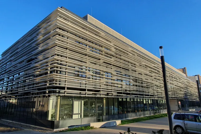 Bild: synavision übernimmt Technisches Monitoring von Laborneubau der Universität zu Köln