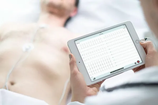 Bild: Klinische Studie bestätigt die Effektivität von CardioSecur® im präklinischen Einsatz im Rettungswagen