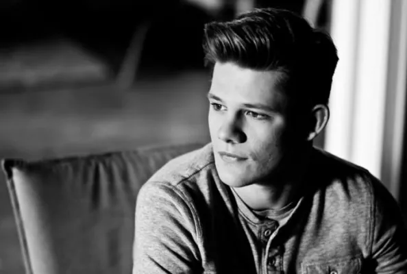 NEUE BULT: Oktoberfest-Renntag mit 'Fack ju Göhte'-Star Bild: NEUE BULT: Oktoberfest-Renntag mit 'Fack ju Göhte'-Star