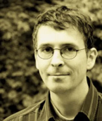Bild: Volker Strübing gewinnt den Poetry Slam 2005 in Leipzig im Einzelwettbewerb