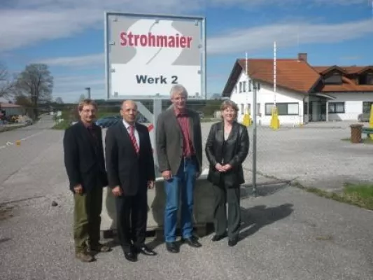 Bild: Landrat Dr. Friedrich Zeller besichtigt Firma Strohmaier
