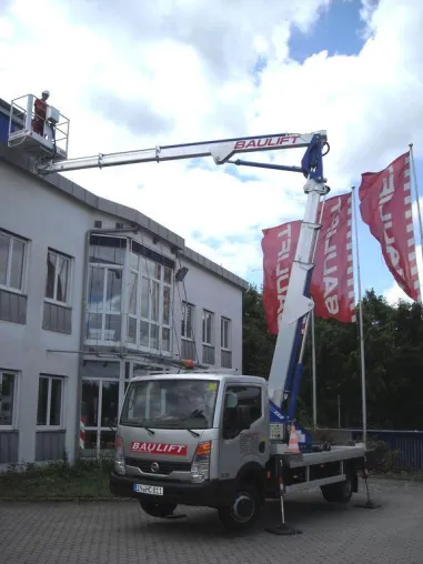 Bild: Kurz-Tipps von BAULIFT zum Schutz beim Umgang mit Arbeitsbühnen