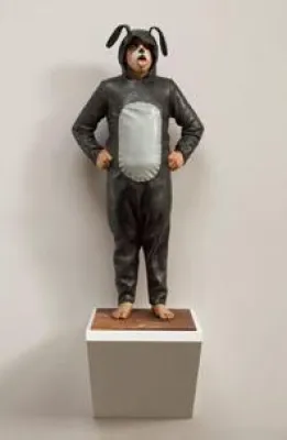 Bild: Was ist schon normal - Skulpturen von Samuel Salcedo in der Galerie 100 kubik in Köln