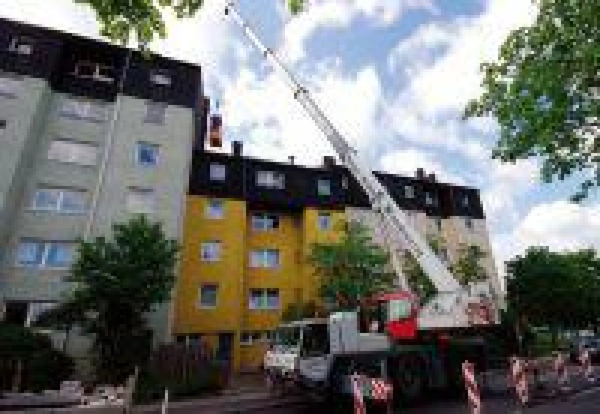 Sturmschäden beheben auch in großer Höhe: Dafür ist Weigel-Schrüffer gerüstet so wie hier nach einem Sommersturm 2012.