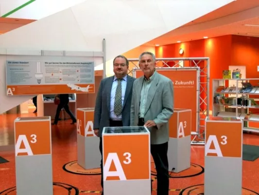 Bild: Nach Boxenstopp geht’s weiter – die A³ Roadshow gastiert in der Neuen Stadtbücherei Augsburg