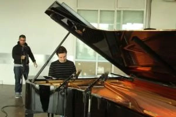 Bild: Klavier spielen lernen mit Spaß mit der kostenlosen Internetplattform klavier-lernen.de