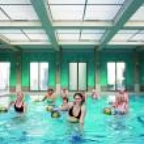 Bild: Entspannung inklusive: Die Vita Classica-Therme in Bad Krozingen überzeugt mit einem exklusiven Wellness-Paket