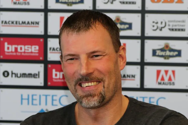 Handball-Bundesliga: HC Erlangen verteidigt Spitzenplatz mit Sieg in Aue Bild: Handball-Bundesliga: HC Erlangen verteidigt Spitzenplatz mit Sieg in Aue