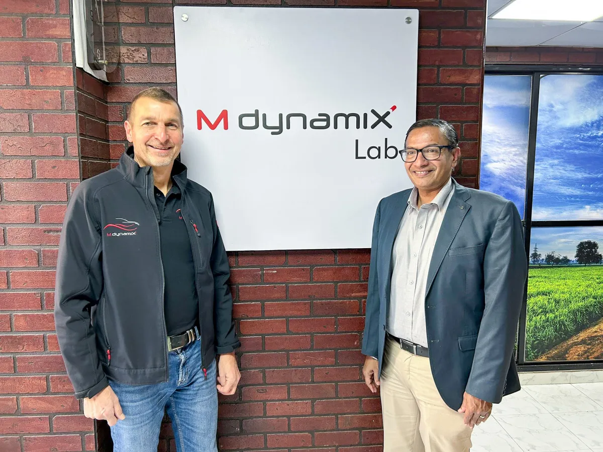 Prof. Dr. Peter Pfeffer, CEO MdynamiX (li.) und Ramanathan Srinivasan, Managing Director ATS (re.) (© MdynamiX AG)