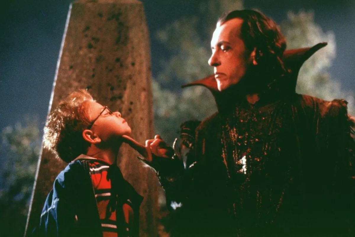 Der kleine Vampir wird unter die Lupe genommen