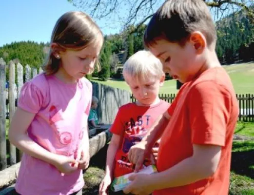 Bild: Neu: "Tegernseer Spürnasen" - Kinderwanderpass: Mit Kraxl Maxl und Freunden auf Entdeckungsreise am Tegernsee