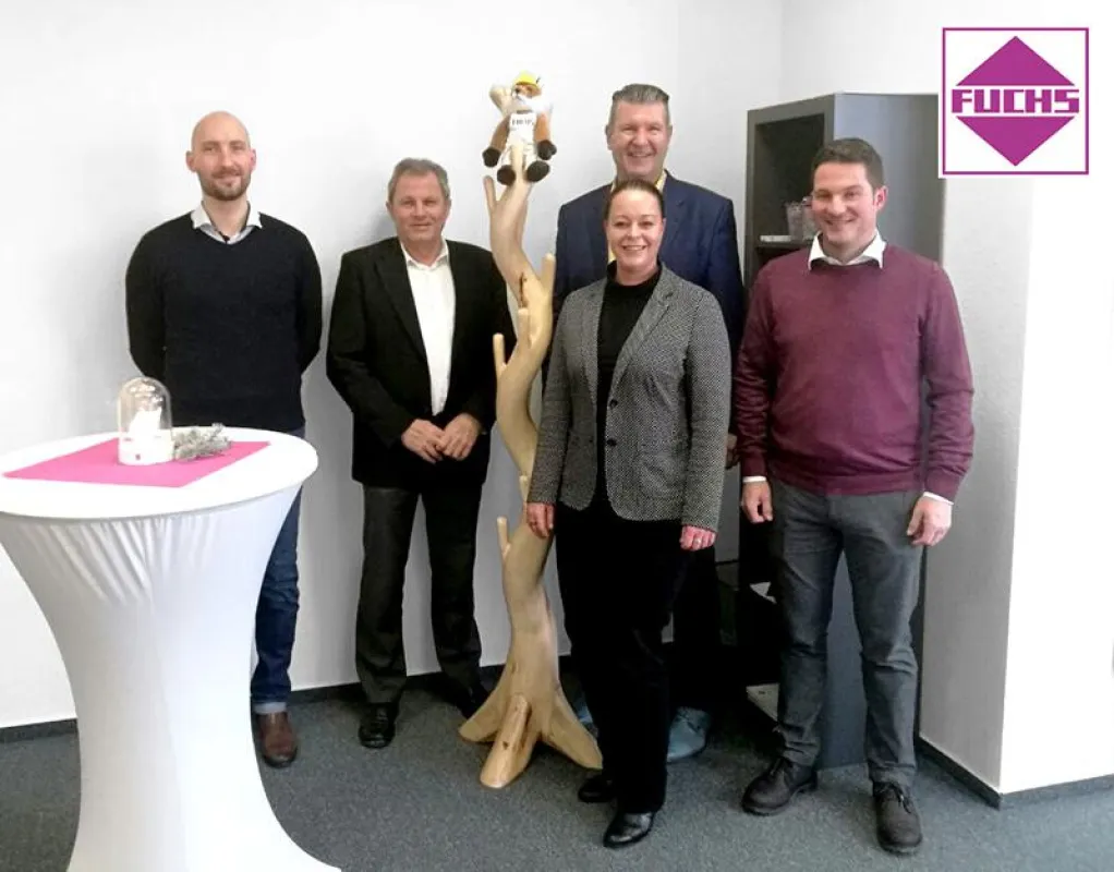 Das Team um Robert Fuchs (rechts) und Senior-Chef Reinhard Fuchs (2.v.l.): Tobias Kugler (links) ist