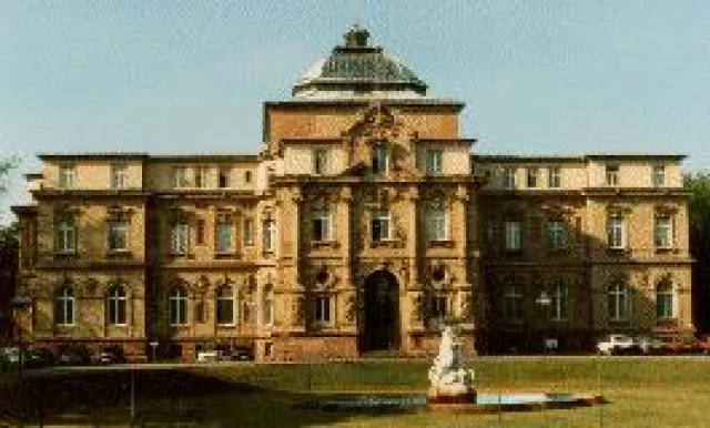 Umfinanzierung und Zinsreduzierung bei System-Rente - Ansprüche in Gefahr Bild: Umfinanzierung und Zinsreduzierung bei System-Rente - Ansprüche in Gefahr