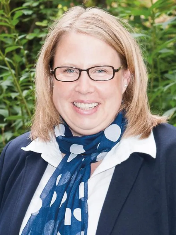 Gesa Krämer: Fachbuchautorin und Expertin für internationalen Service bei Martin Wiesend & Partner