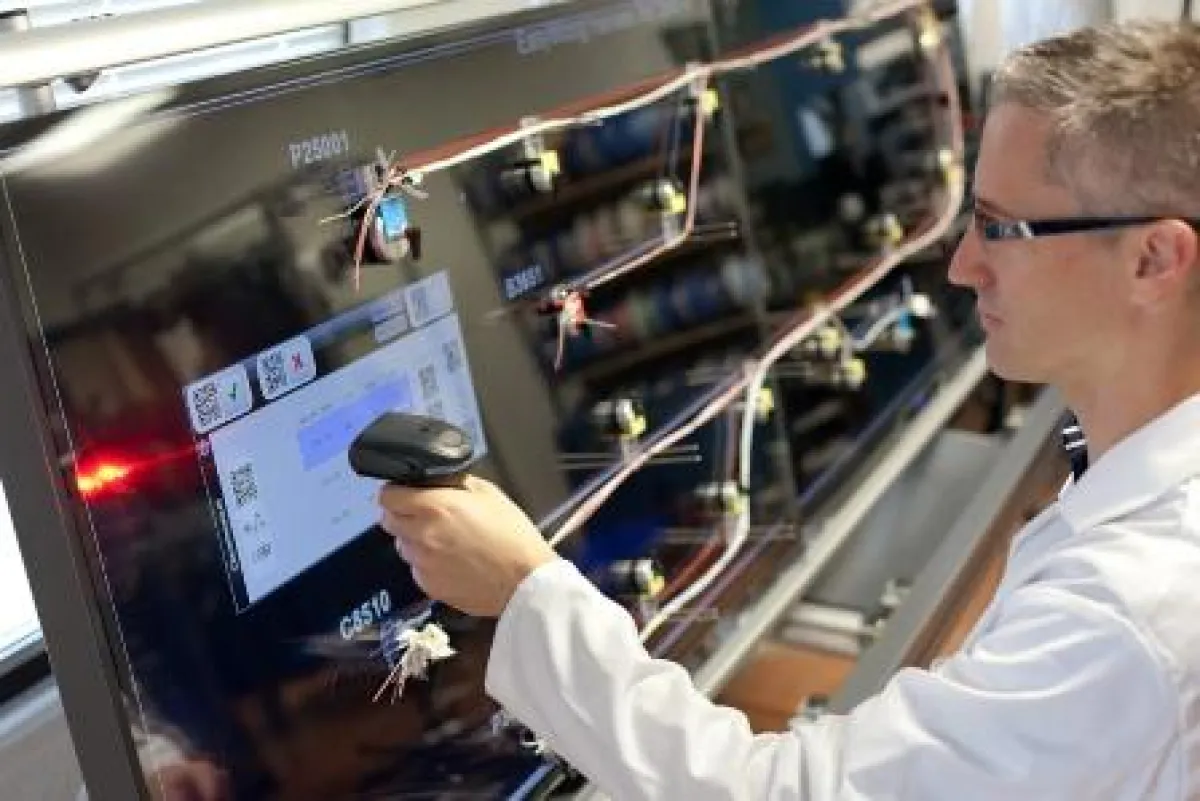 Die Partnerschaft von Laselec mit der Schweizer Komax-Gruppe