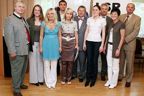 Bild: Volksschulen in Burgenland mit Qualitätszeichen für herausragende Projektabwicklung ausgezeichnet