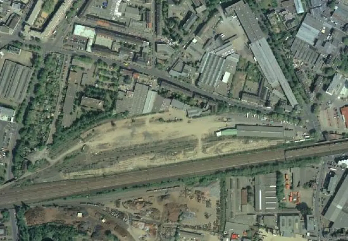 Luftbild der Brache des ehemaligen Güterbahnhofs Köln-Ehrenfeld, Quelle:  Google Earth
