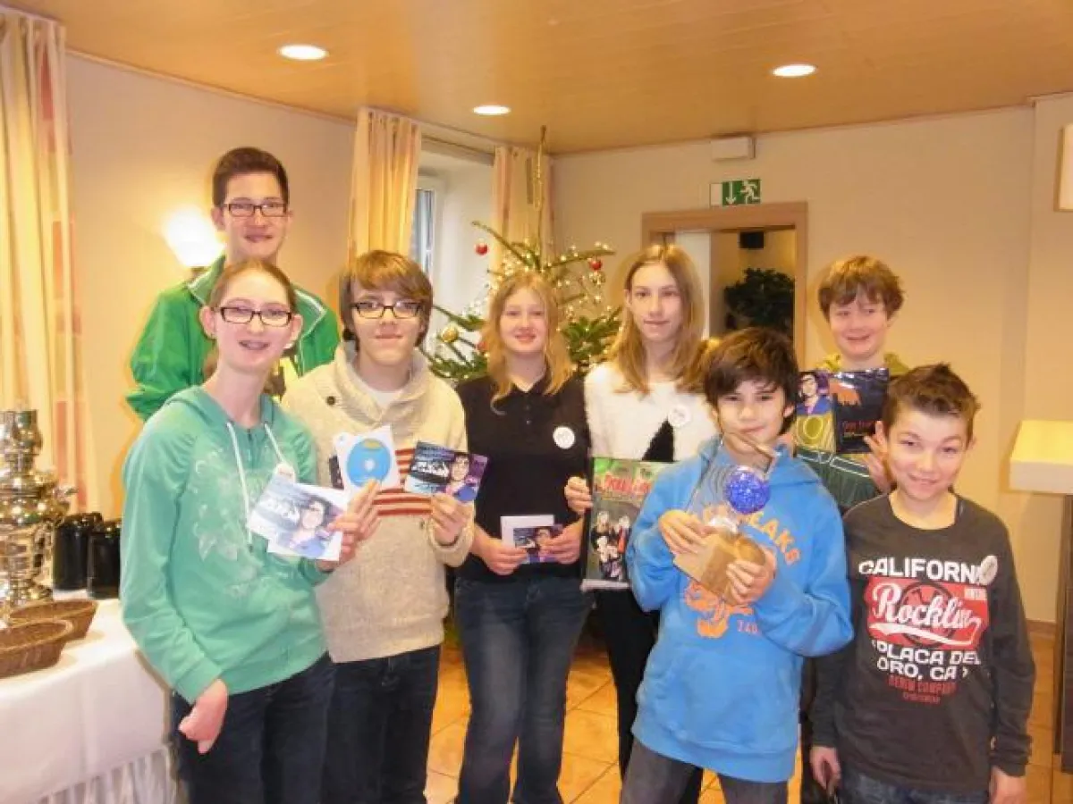 Die Skill-League-Gruppe (v.l.n.r.: Lisa, Philip, David, Isabel, Nina, Noah, Lukas, Yannik) mit ihrem