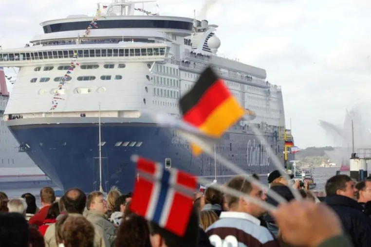 Bild: Projekt Promotions tauft Kreuzfahrtschiff