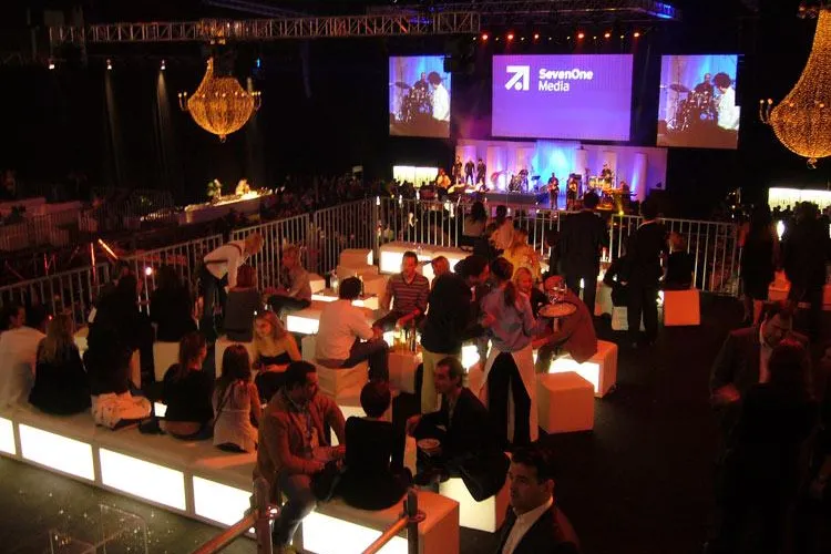 Bild: Die Gala von Seven One Media strahlt mit Eventmöbeln der C&C Agency