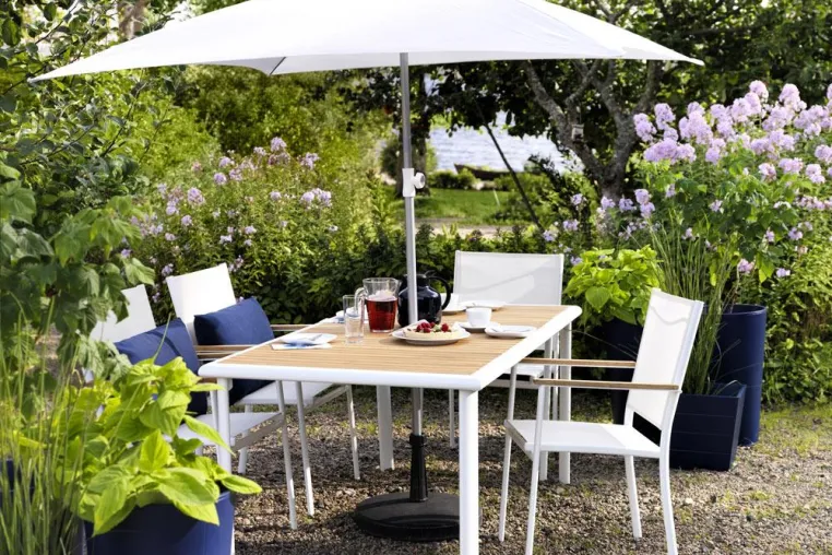 Fast wie neu: Renovierungstipps für Gartenmöbel Bild: Fast wie neu: Renovierungstipps für Gartenmöbel