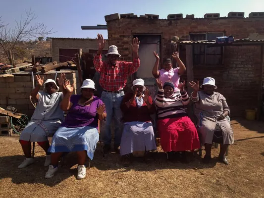 Ab sofort automatische CO2-Kompensation bei den Fernreise-Angeboten „Entdeck die Welt“ und „Shoestring“ Bild: Ab sofort automatische CO2-Kompensation bei den Fernreise-Angeboten „Entdeck die Welt“ und „Shoestring“