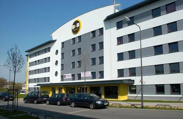 Bild: B&B-Hotel in Frankfurt eröffnet einen Monat vor WM 2006