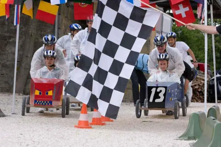 Bild: Team-Building durch handwerkliches Geschick