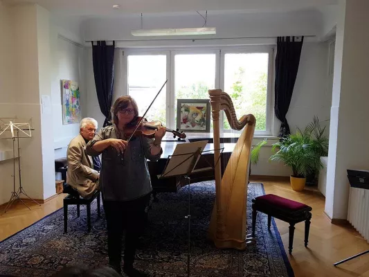 Bild: Der DTKV präsentiert die “Musikalische Kaffeestunde”. Von Erwachsenen für Erwachsene!