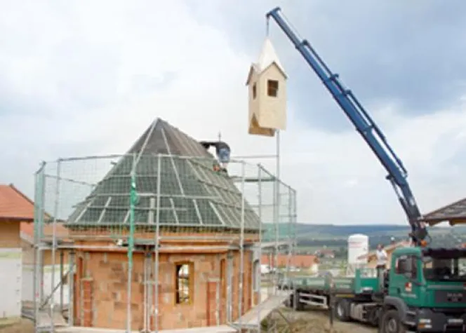 Komfort-Campingplatz sogar mit eigener Kapelle Bild: Komfort-Campingplatz sogar mit eigener Kapelle