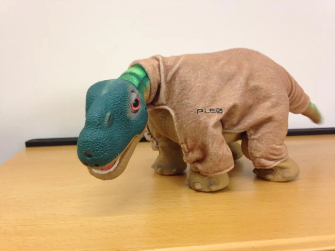 Emotional-sozialer Roboter PLEO