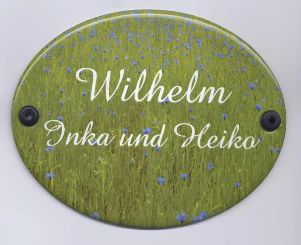 Für immer und ewig: Holen Sie sich Ihr schönstes Foto an den Eingang, z.B. eine Blumenwiese mit Ihrem Schriftzug.