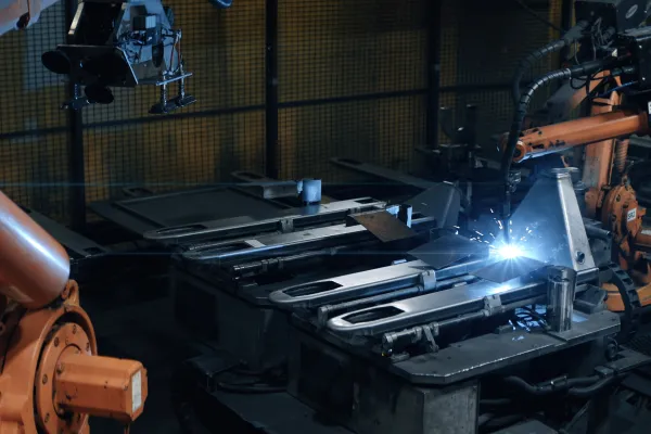 Netto-Null-Ziel: Toyota Material Handling Europe bringt CO₂-reduzierten Stahl in Serie Bild: Netto-Null-Ziel: Toyota Material Handling Europe bringt CO₂-reduzierten Stahl in Serie