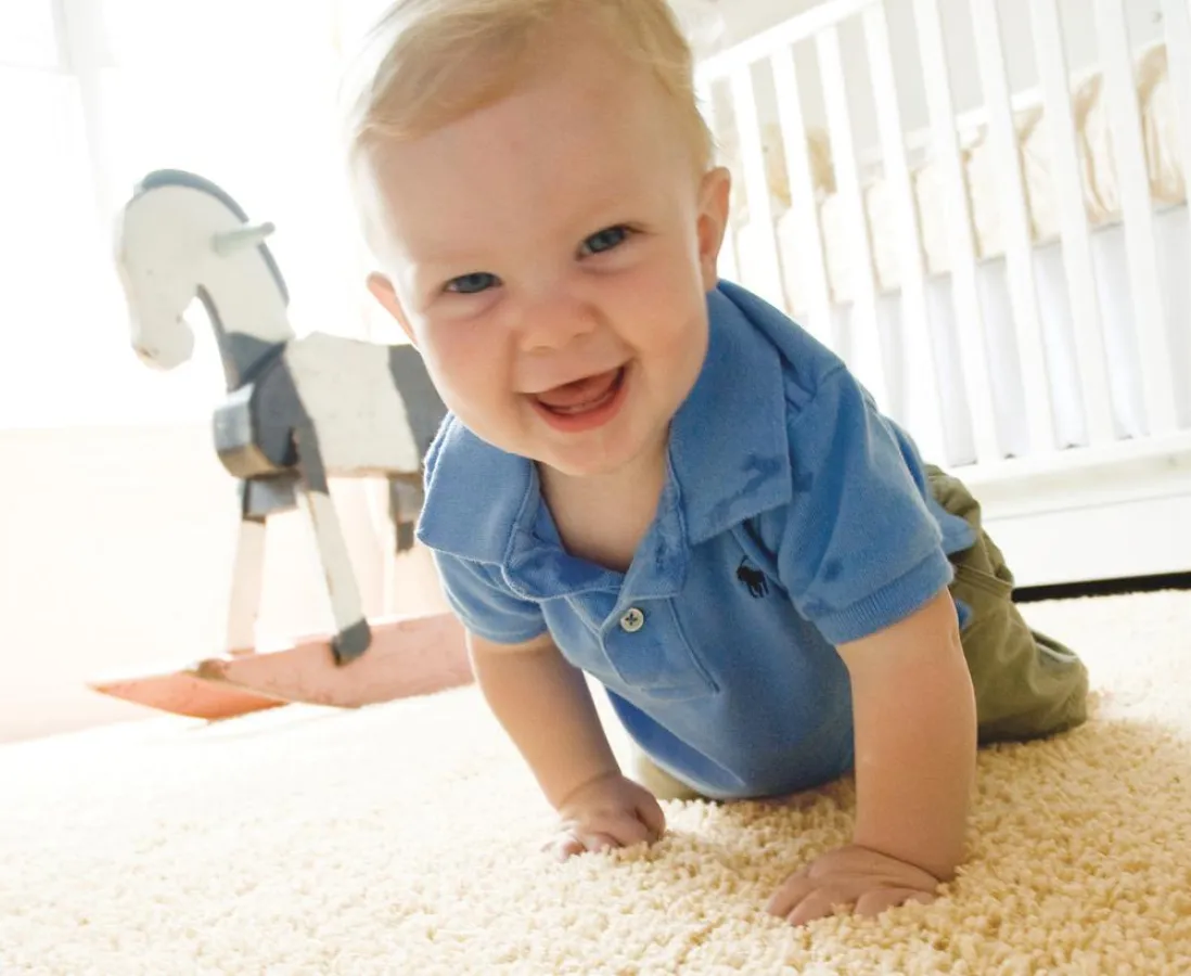 Warm und schalldämmend: Teppich wird gerne in Kinderzimmern verlegt. Foto: www.werkhaus-raum.de